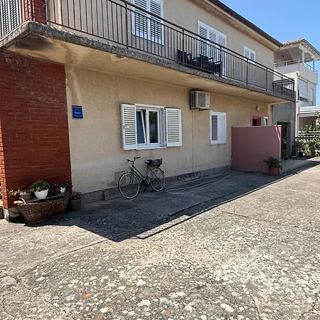 Vala Διαμέρισμα Betina (Sibenik-Knin)